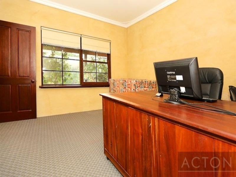 6 White Hill Road, Bouvard WA 6211