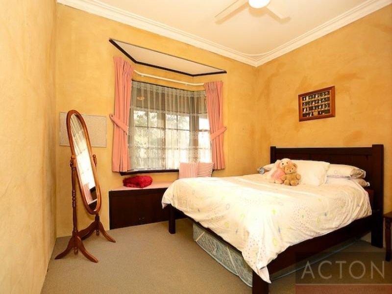 6 White Hill Road, Bouvard WA 6211