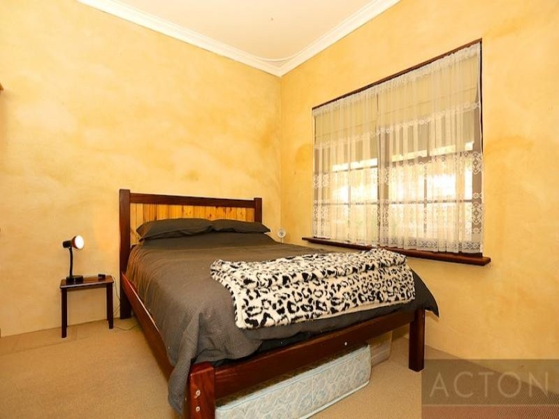 6 White Hill Road, Bouvard WA 6211