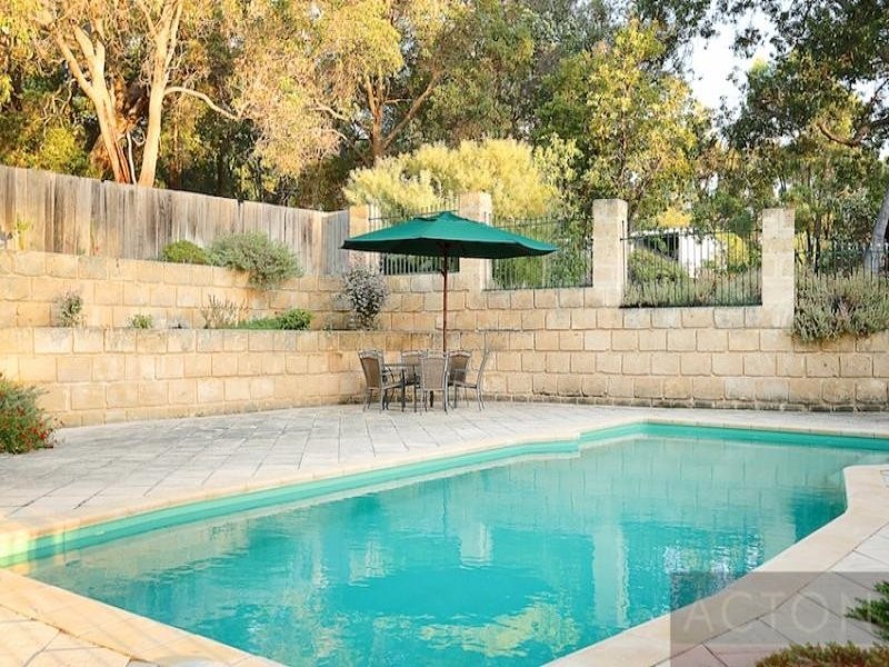 6 White Hill Road, Bouvard WA 6211