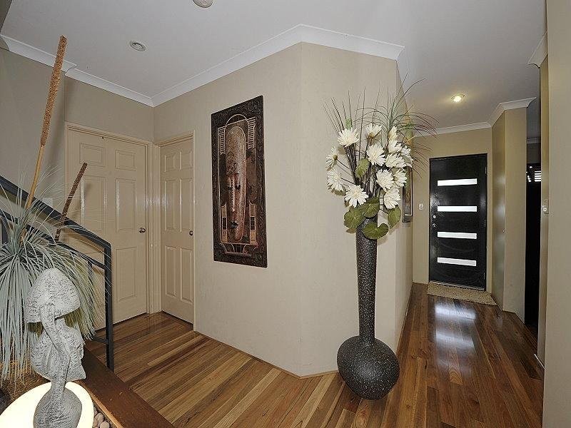 12 Lilly Pilly Lookout, Halls Head WA 6210