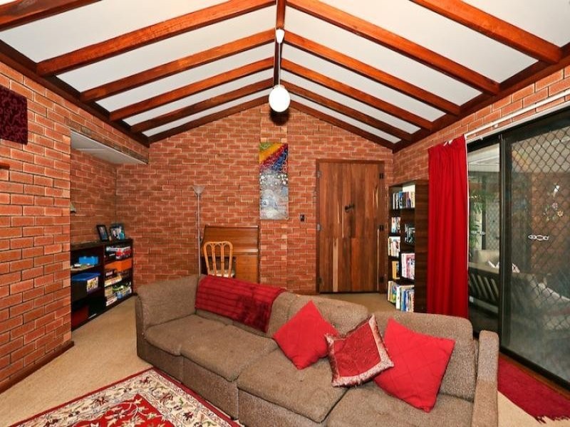 4 Yelta Street, Greenfields WA 6210