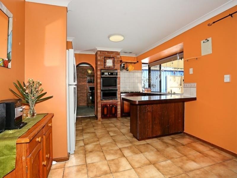 4 Yelta Street, Greenfields WA 6210