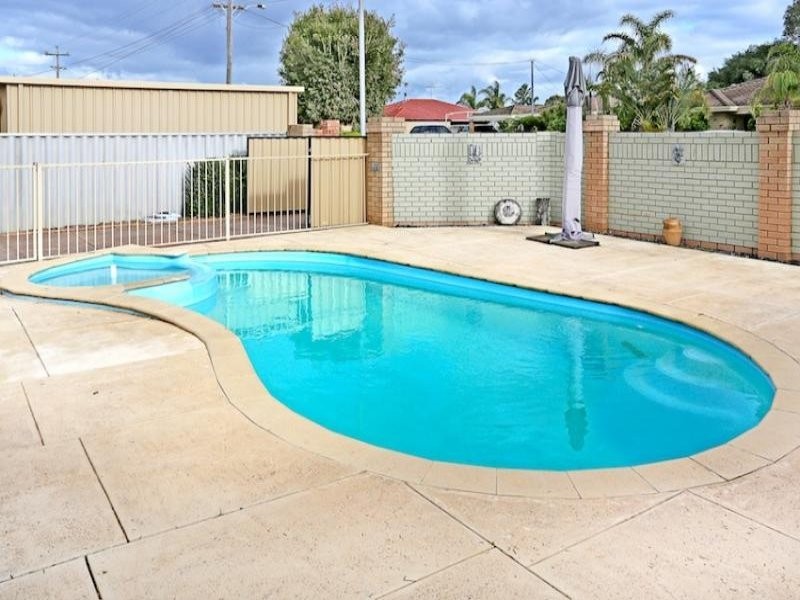 63 Allambi Way, South Yunderup WA 6208