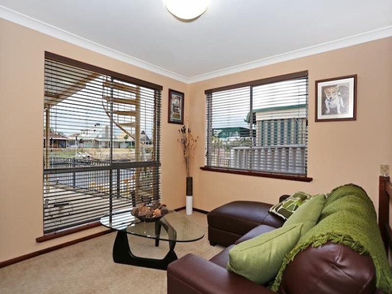 63 Allambi Way, South Yunderup WA 6208
