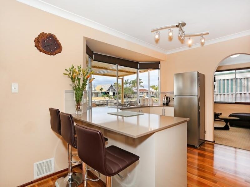 63 Allambi Way, South Yunderup WA 6208