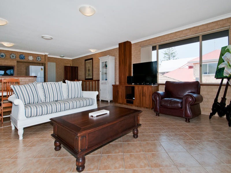 33 Orestes Street, San Remo WA 6210