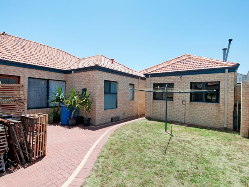1 Batavia Avenue, Wannanup WA 6210