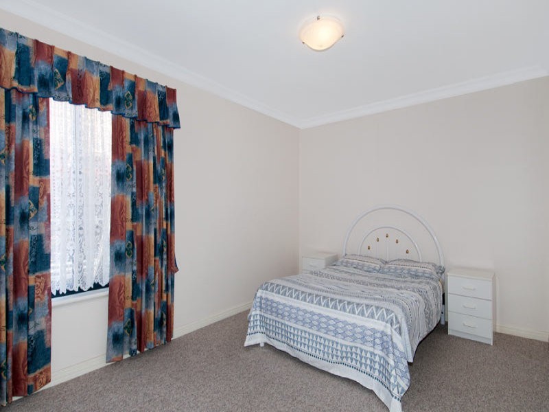 1 Batavia Avenue, Wannanup WA 6210