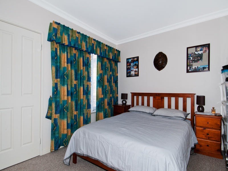 1 Batavia Avenue, Wannanup WA 6210