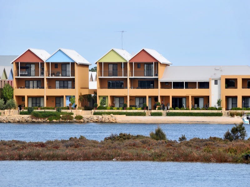 15/19 San Marco Quays, Halls Head WA 6210