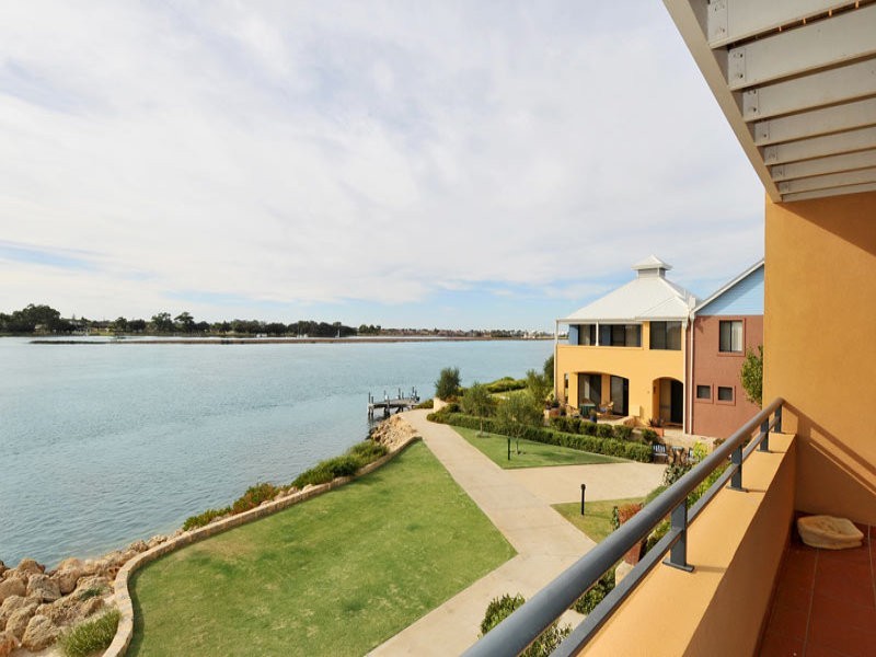 15/19 San Marco Quays, Halls Head WA 6210
