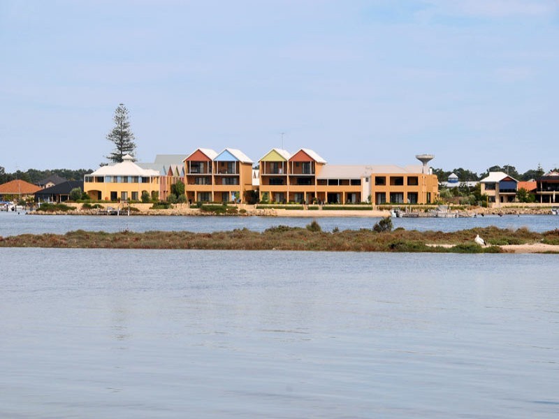 15/19 San Marco Quays, Halls Head WA 6210