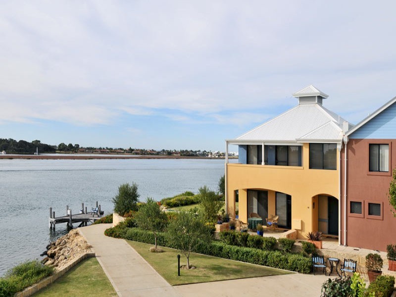 15/19 San Marco Quays, Halls Head WA 6210