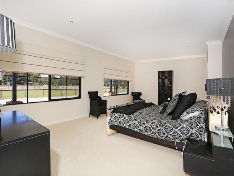 113 Serene Place, Barragup WA 6209