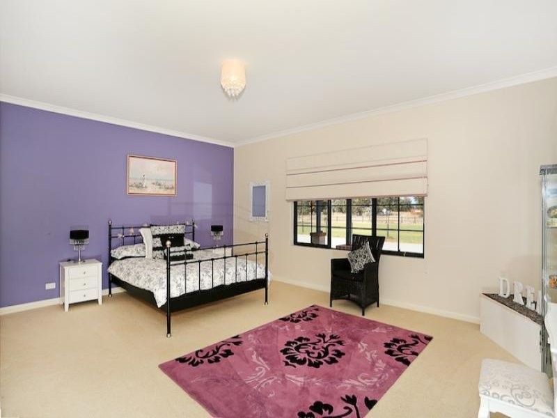 113 Serene Place, Barragup WA 6209