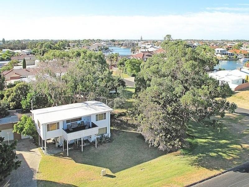 36 Leighton Road East, Halls Head WA 6210