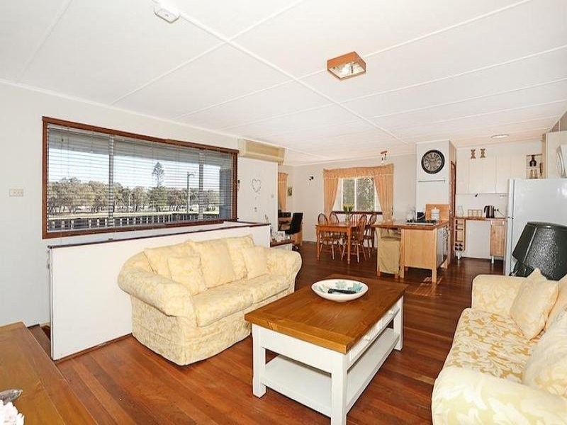 36 Leighton Road East, Halls Head WA 6210