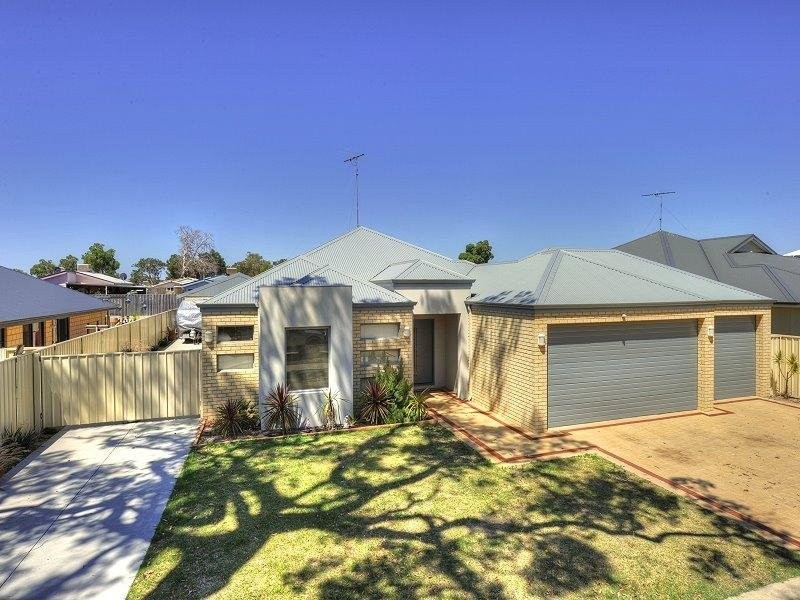 60 Silverton Crescent, Erskine WA 6210