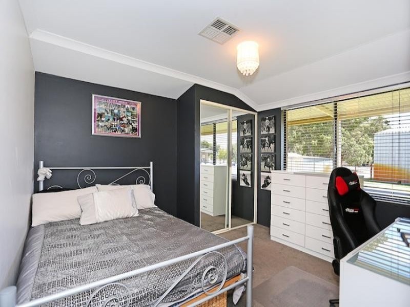 38 Tranquil Retreat, Barragup WA 6209
