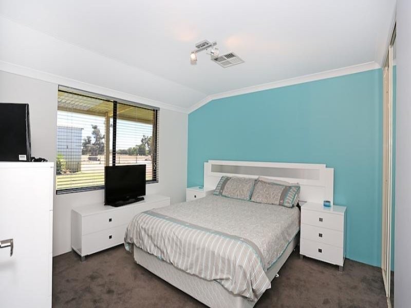 38 Tranquil Retreat, Barragup WA 6209