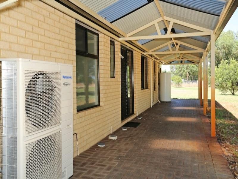 38 Tranquil Retreat, Barragup WA 6209