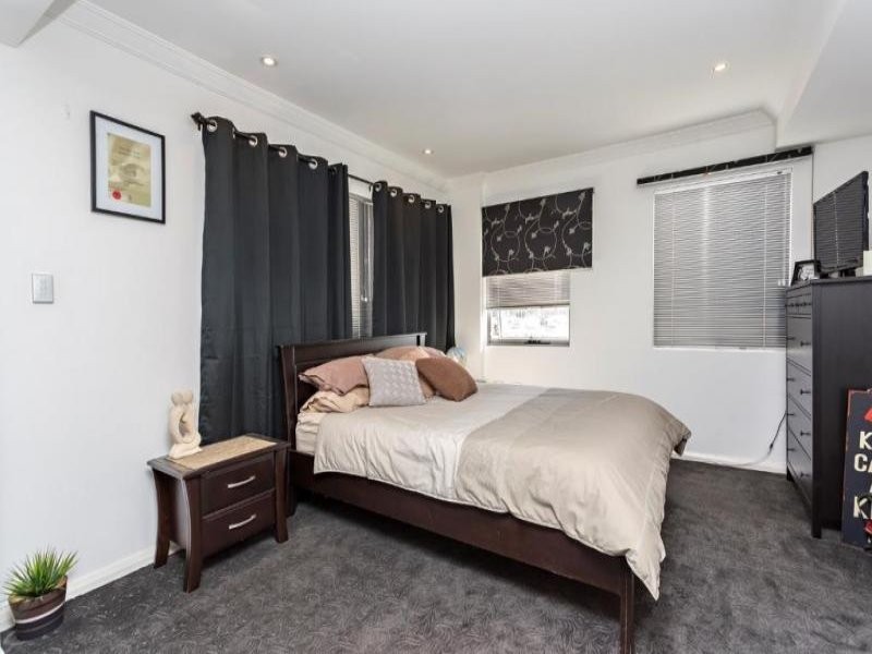 13/1 Breakwater Parade, Mandurah WA 6210