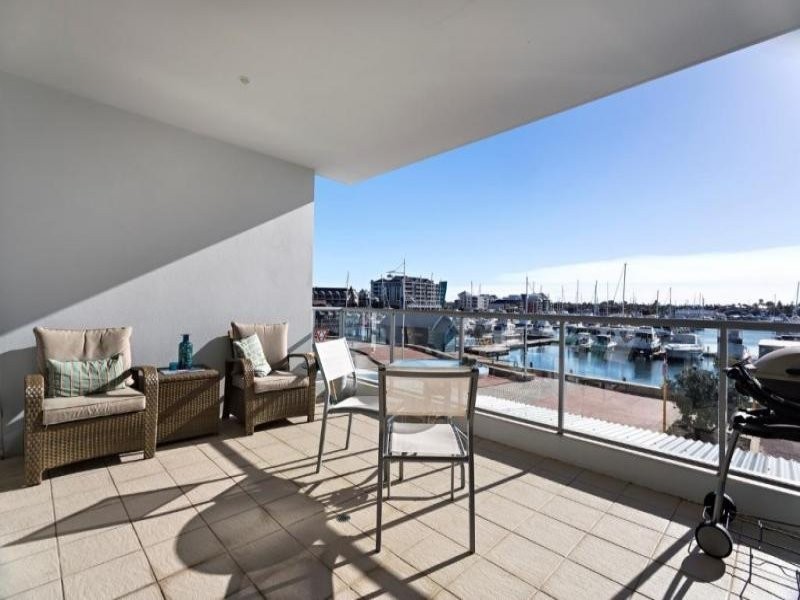 13/1 Breakwater Parade, Mandurah WA 6210
