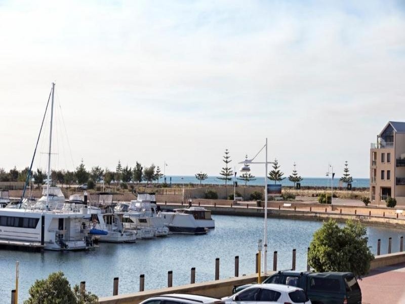 13/1 Breakwater Parade, Mandurah WA 6210