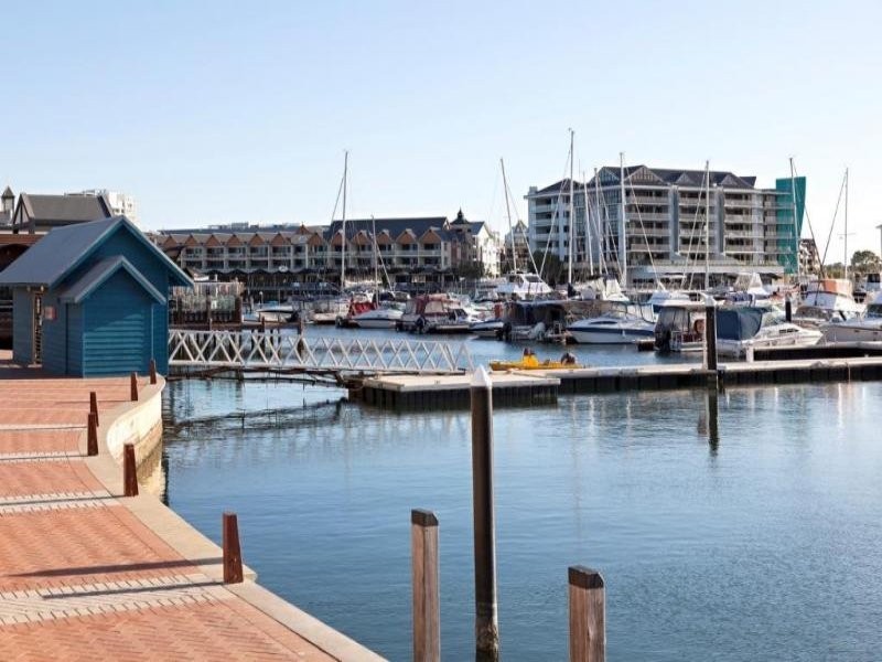 13/1 Breakwater Parade, Mandurah WA 6210