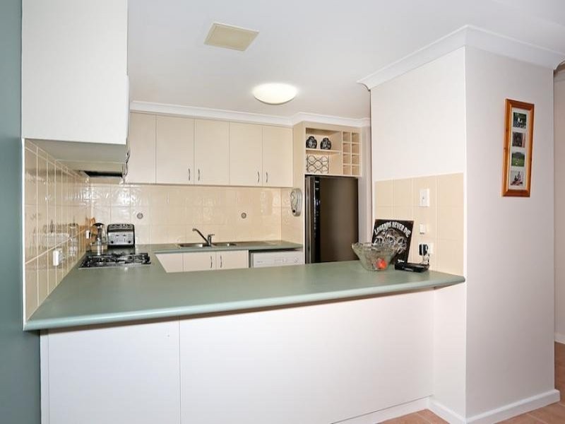 30/20 Apollo Place, Halls Head WA 6210