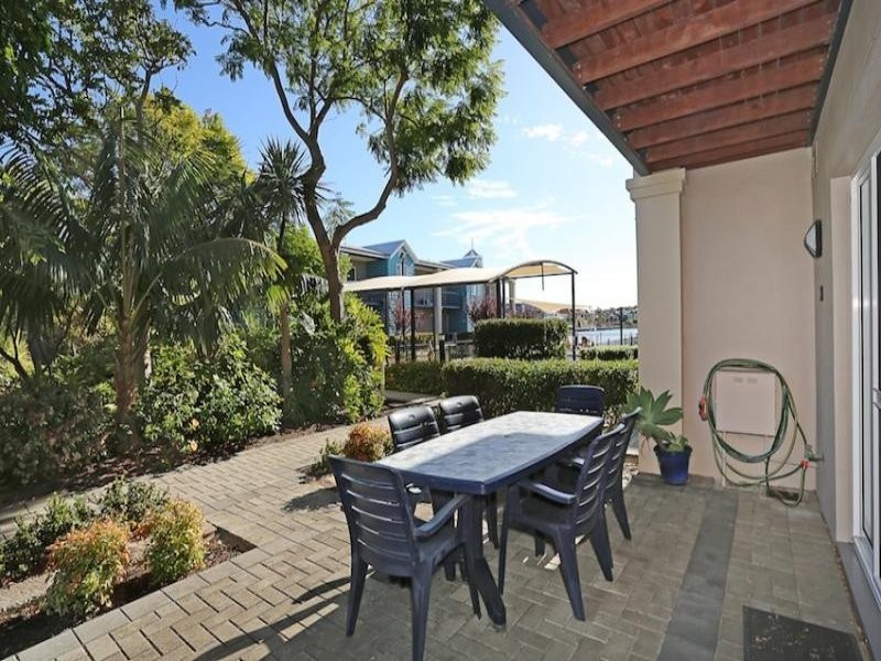 30/20 Apollo Place, Halls Head WA 6210