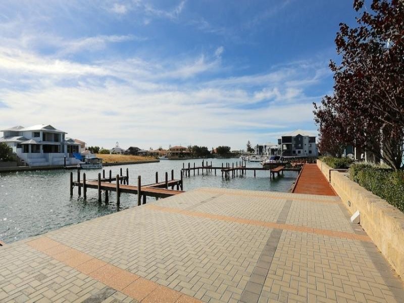 30/20 Apollo Place, Halls Head WA 6210
