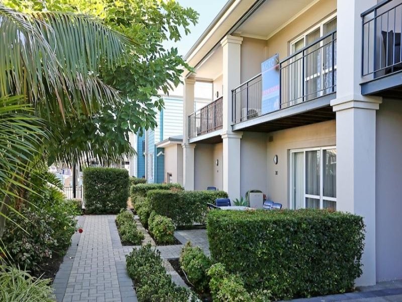 30/20 Apollo Place, Halls Head WA 6210