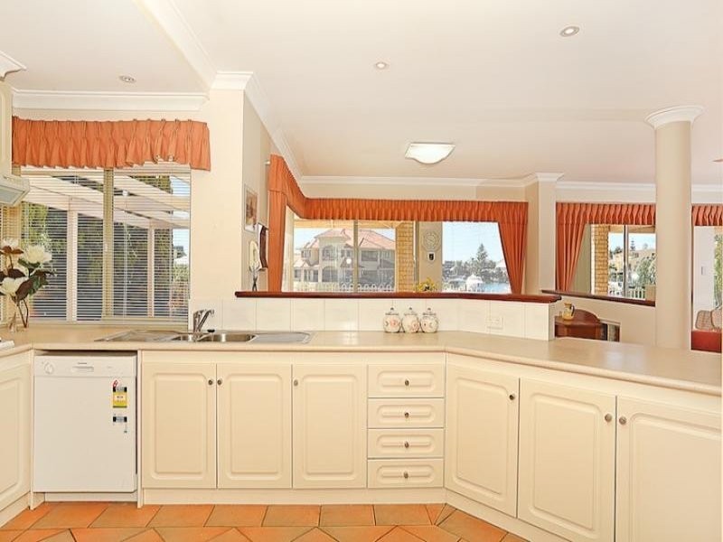 5 Reverie Mews, Halls Head WA 6210