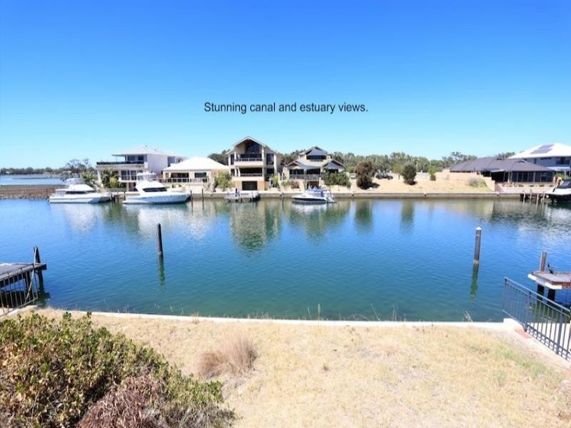 11 Brindabella Crescent, Halls Head WA 6210