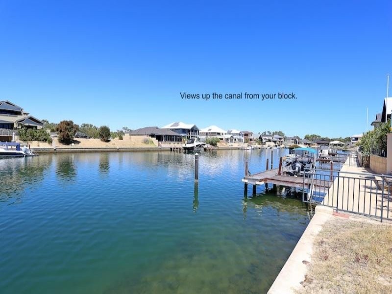 11 Brindabella Crescent, Halls Head WA 6210