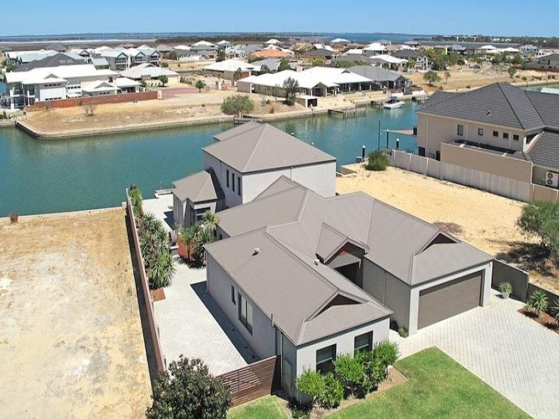 21 Waterlily Drive, Dudley Park WA 6210