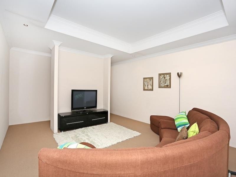 21 Waterlily Drive, Dudley Park WA 6210