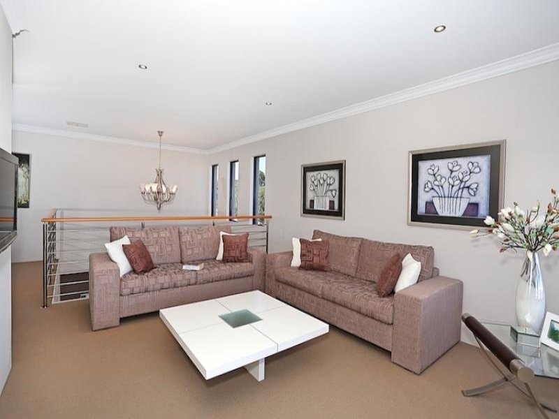 21 Waterlily Drive, Dudley Park WA 6210