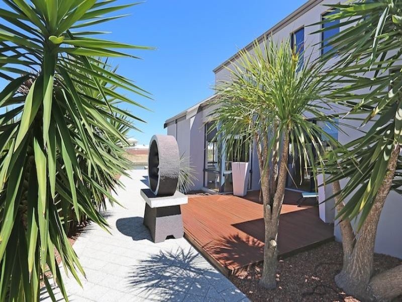 21 Waterlily Drive, Dudley Park WA 6210
