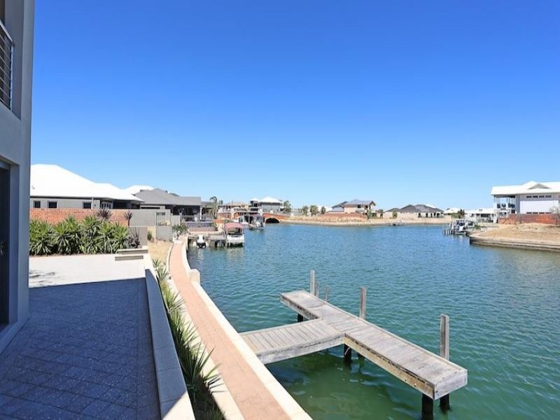 21 Waterlily Drive, Dudley Park WA 6210