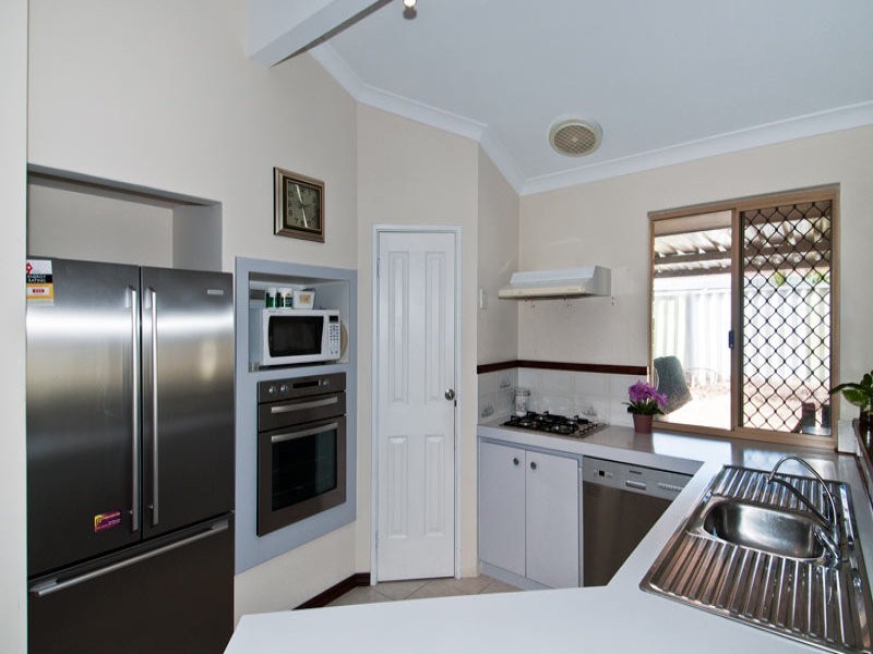 188 Oakmont Avenue, Meadow Springs WA 6210