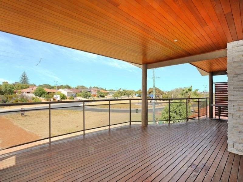 76A Janis Street, Halls Head WA 6210