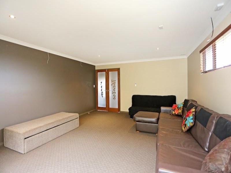 76A Janis Street, Halls Head WA 6210