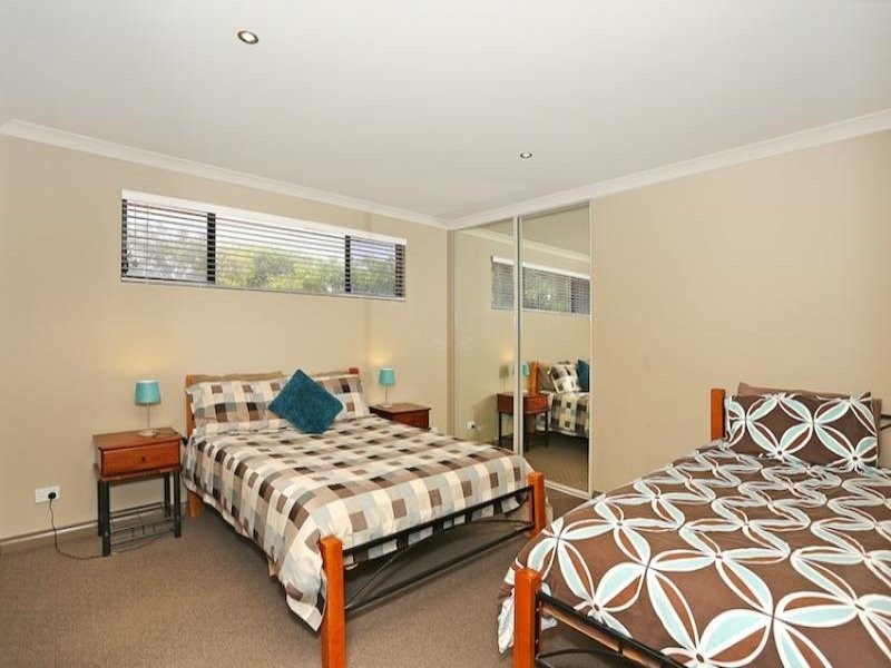 76A Janis Street, Halls Head WA 6210