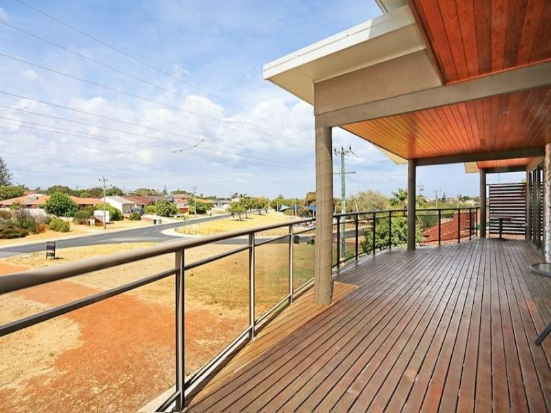 76A Janis Street, Halls Head WA 6210