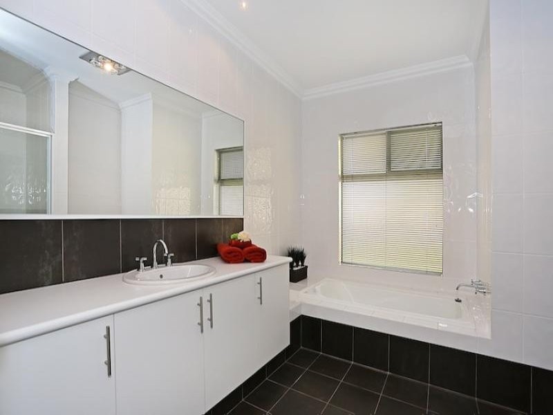 2 Estuary Heights Place, Bouvard WA 6211