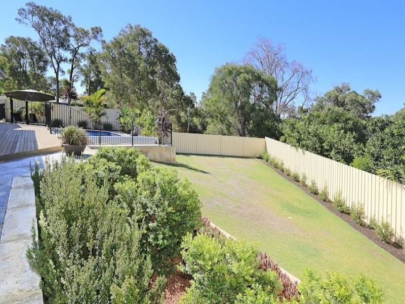 2 Estuary Heights Place, Bouvard WA 6211