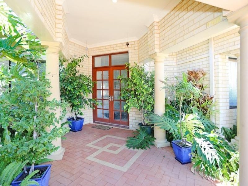 7 Picaroon Place, Halls Head WA 6210